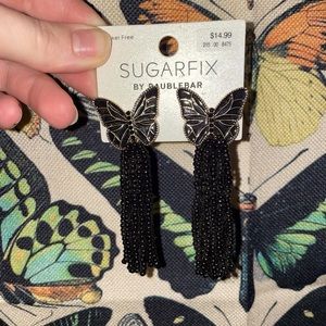 Butterfly beaded dangling earrings🖤